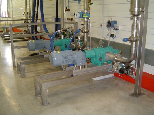 采用转子泵输送中浓纸浆降低设备使用成本