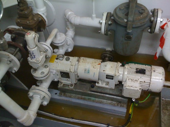 采油平台污油抽吸采用罗德橡胶转子泵